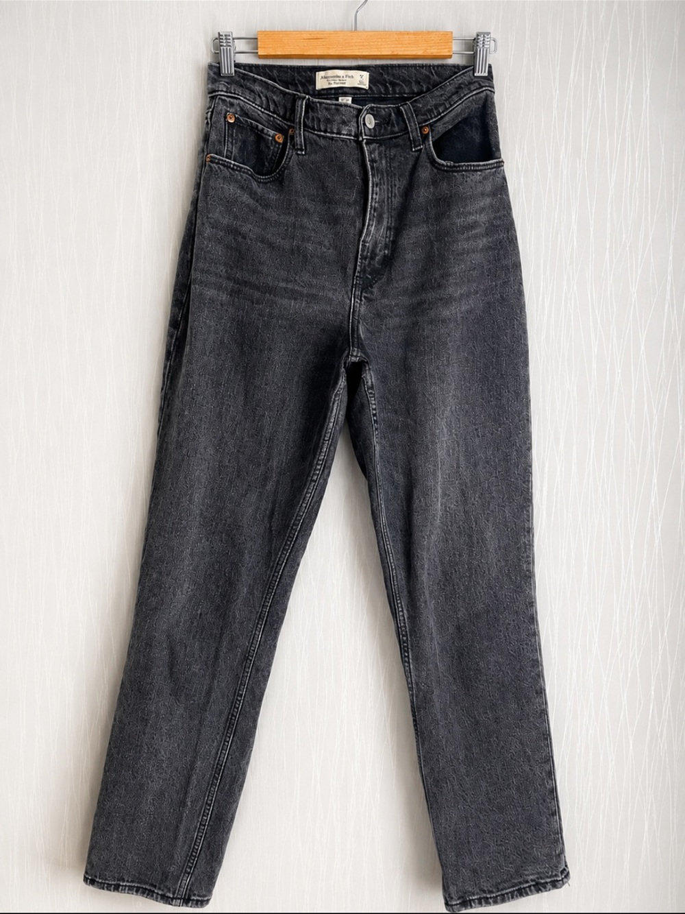 Abercrombie & Fitch The ‘90s Straight Ultra High Rise Jean Women’s 27 Curve Love